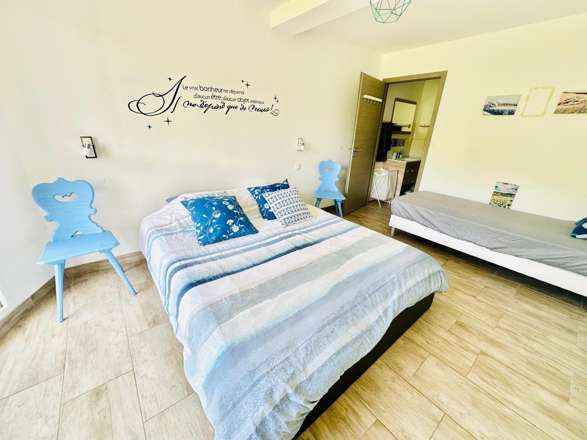 Janea Big Blue House Apartment Reichsfeld